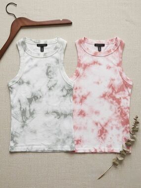 ✨ Perfect Pair: Banana Republic Tie-Dye Tank Bundle ✨
